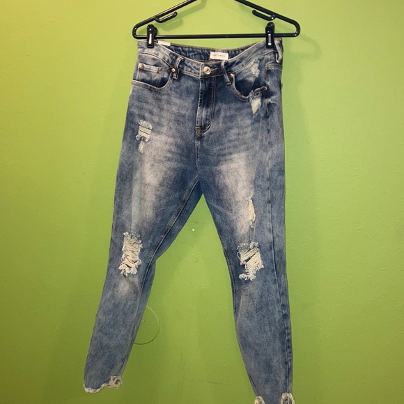 Almost Famous Ripped Jeans Size 7 